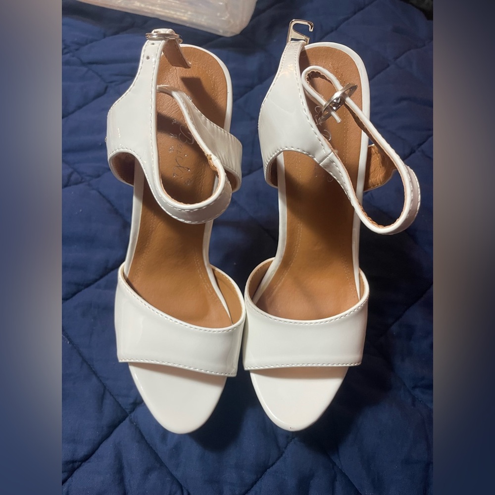 Pure White High Platform Stiletto, With Ankle  Strap. Sz 37